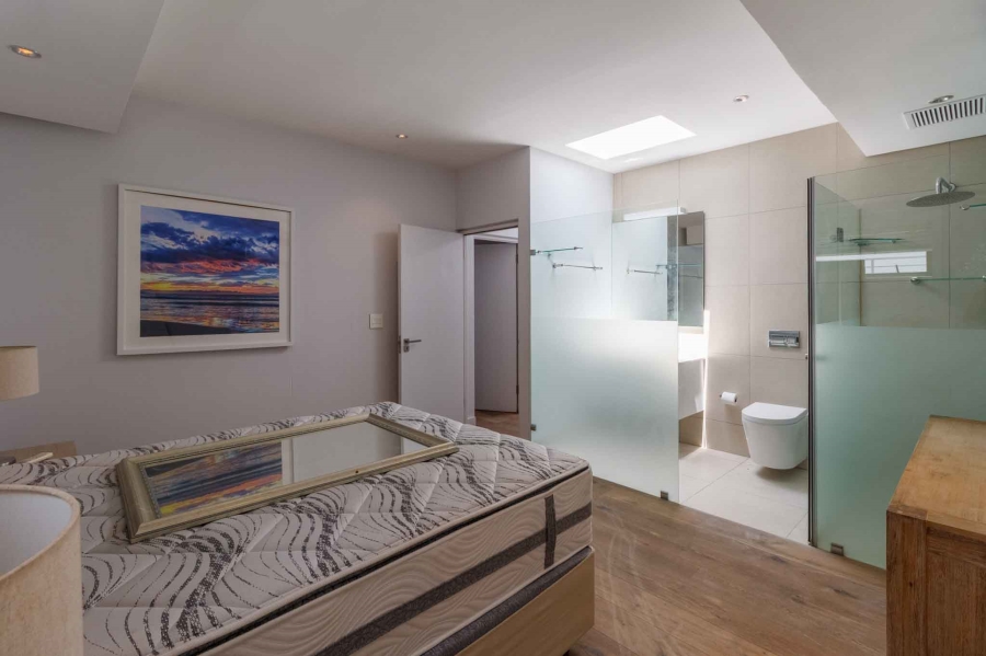 To Let 3 Bedroom Property for Rent in Green Point Western Cape